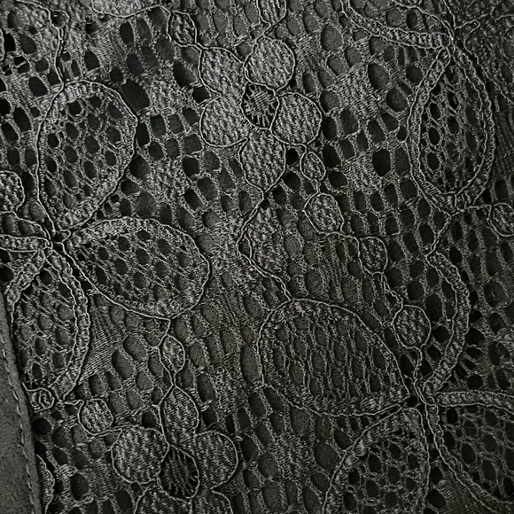 B. Envied Women’s Black Sheer Lace Top Size M Gold Chain Crew Neck Goth Grunge - Picture 8 of 10